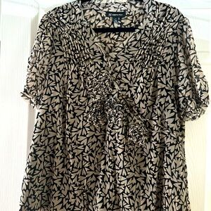 Woman’s Blouse Short Sleeve